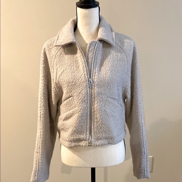 Cozy Tweed Zip-Up Jacket in a Light Creamy Gray. Flat Pockets.Blank NYC … - Picture 1 of 8